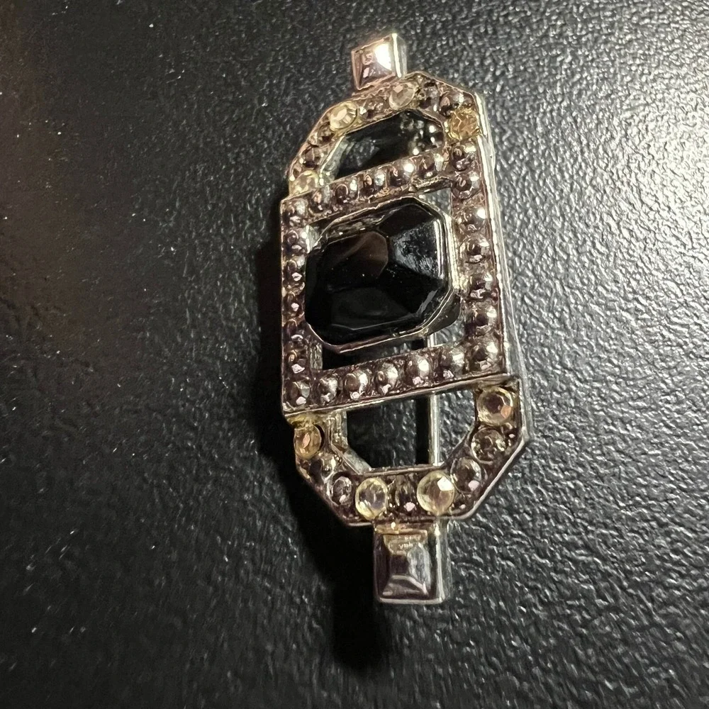Vintage Rectangular Brooch Clear Rhinestone Black Stone‎ Center Silver Tone Pin